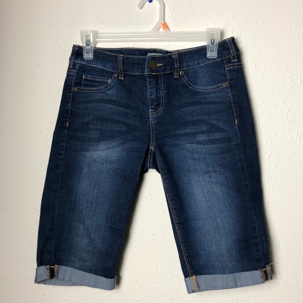 NY&CO. Dark wash Cropped Capris jeans shorts